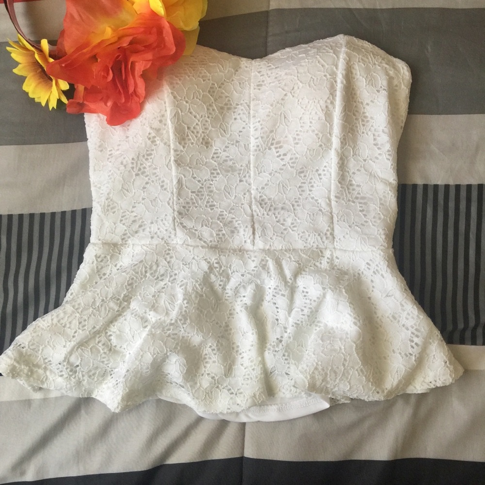 Peplum padded tube top 💄